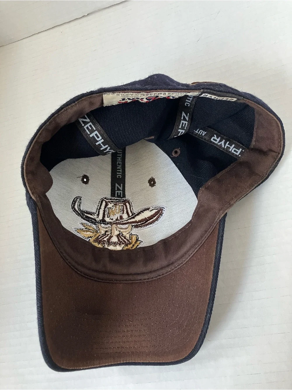 Zephyr University of Wyoming Cowboys Black Hat Cap UW 7 1/8 Embroidered Pete
